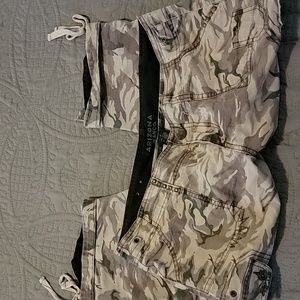 Arizona Jeans Co. Camo Capri's